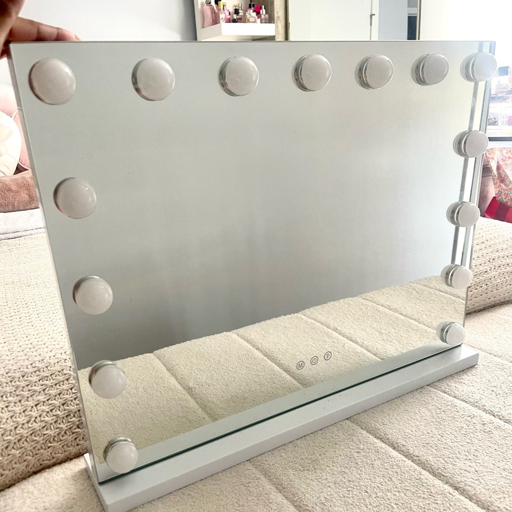 Vanity Mirror - Picture 3 of 3